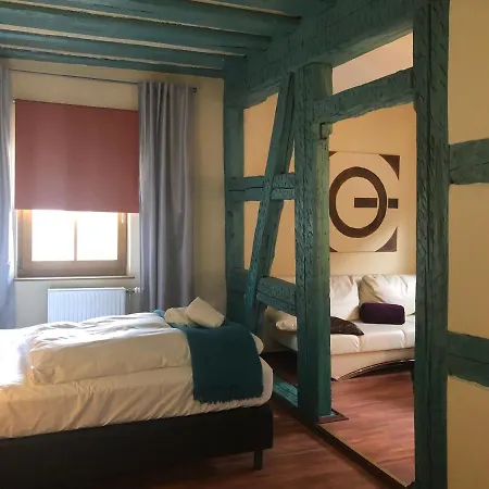 Couette-café Kastanienbaum 3*