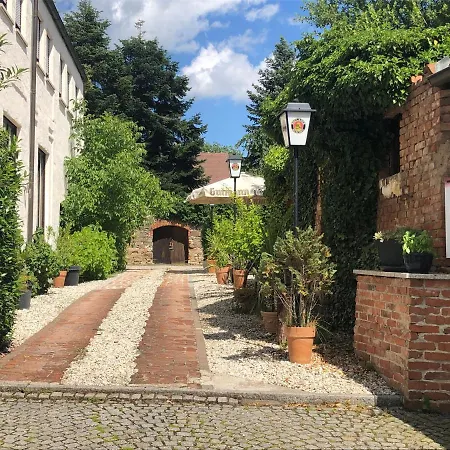 Zum Kastanienbaum *