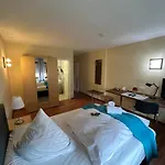 Couette-café Kastanienbaum 3*