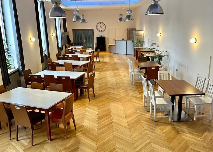 Kastanienbaum 住宿加早餐酒店 3*